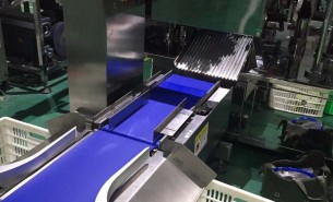 食品分級(jí)稱:雙撥桿自動(dòng)區(qū)分欠重、超重和合格品,精細(xì)化生產(chǎn)